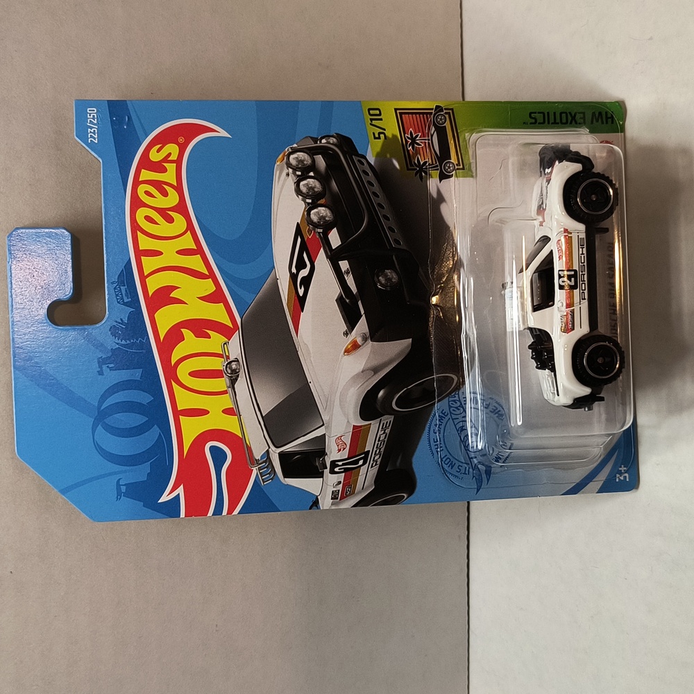 D13  Hot Wheels Porsche 914 Safari with shipping protector